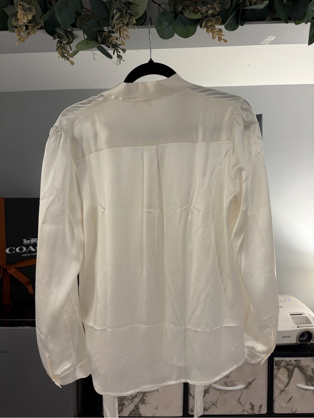 Women Bow-Tie Neck Silk Blouse - Picture 6 of 6